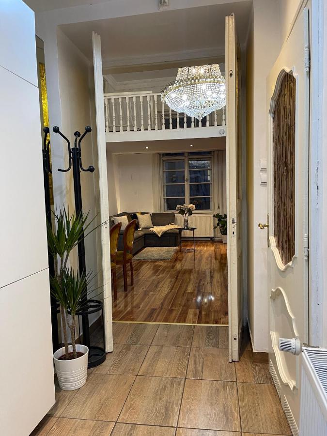 Vintage Home In The Heart Of The City ブダペスト エクステリア 写真
